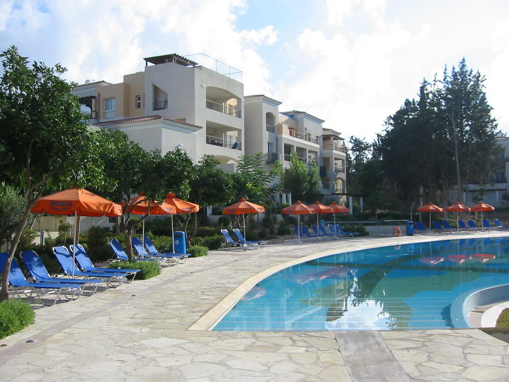 Hesperides Gardens Villa Paphos Exteriör bild
